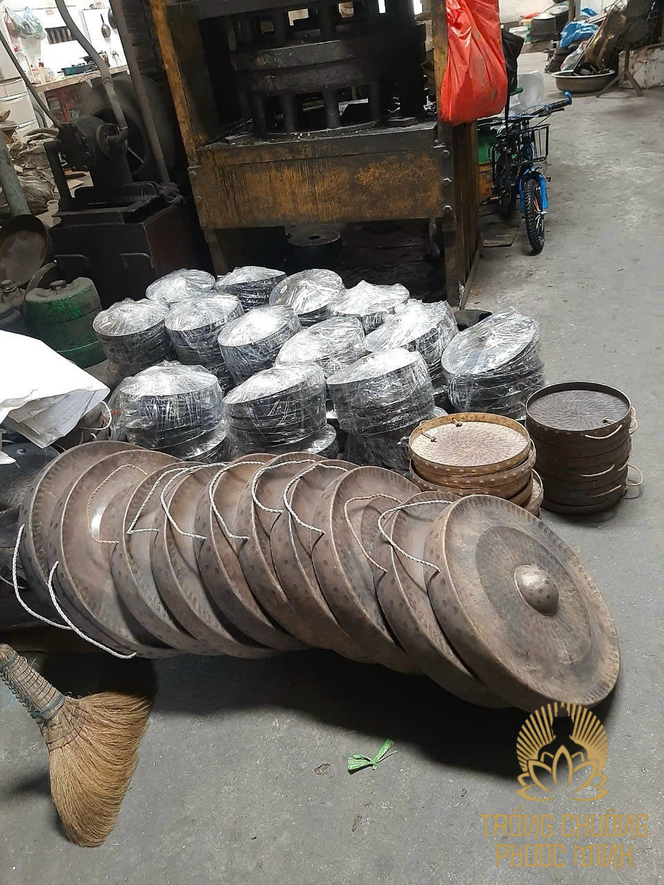 cho thuê cồng chiêng
