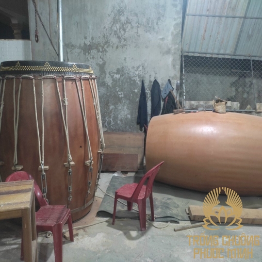 Trống bát nhã gỗ lim có giá đỡ 